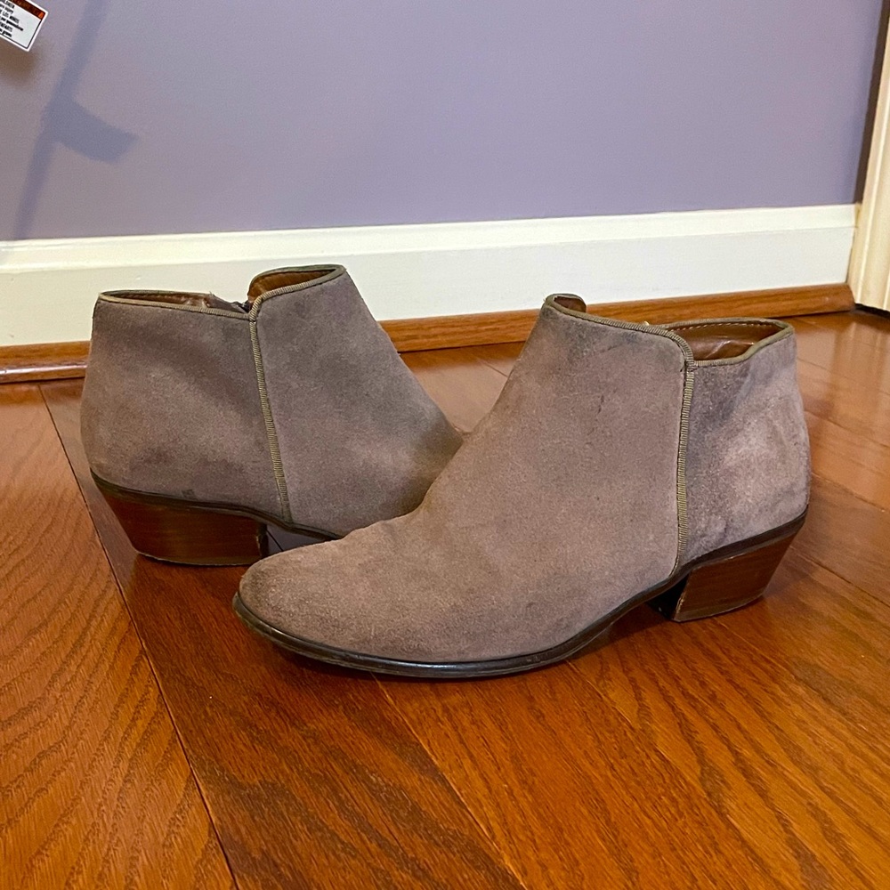 Crown Vintage “Tabitha” Tan Suede Ankle Boots, Size 7 M